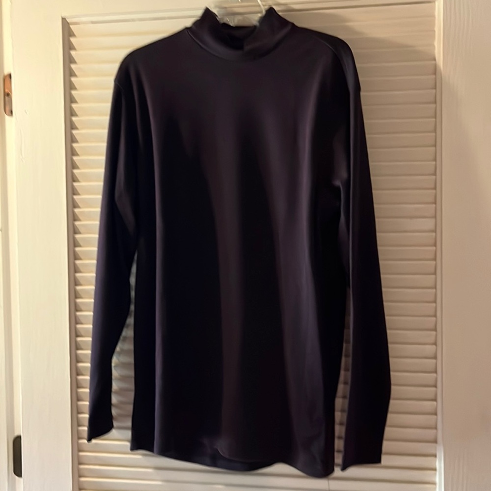 P 83 Perry Ellis sweater
